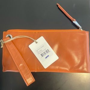 Hobo Vida Wristlet (VI-32185) Amber